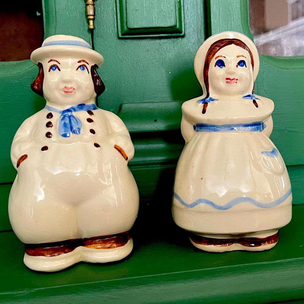 Shawnee Dutch boy and girl salt and pepper shakers